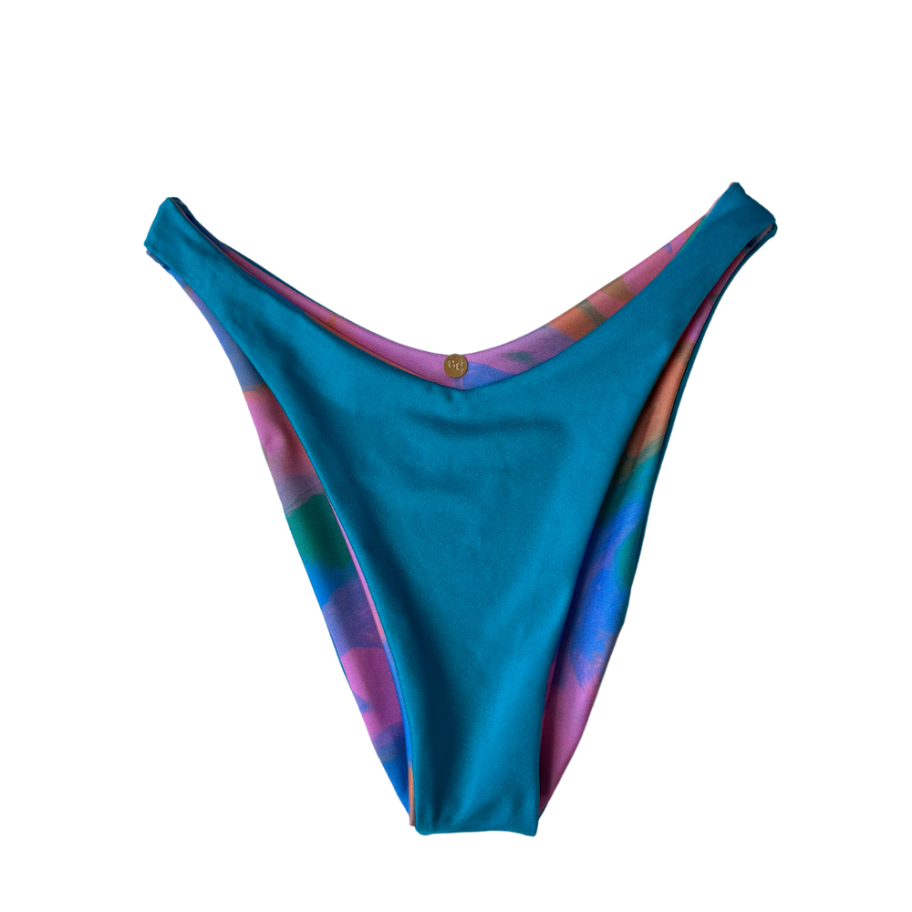 
                      
                        V Cut Bottom 80's- Shiny Turquoise (Bhabits exclusive print)
                      
                    